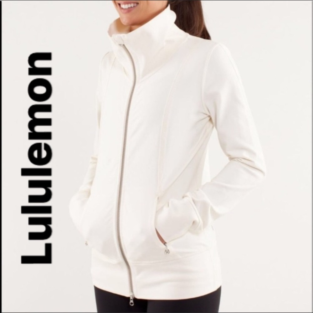Lululemon sports apparel - Picture 13 of 16